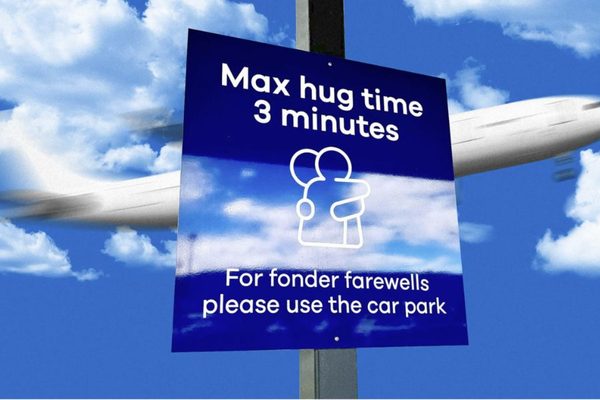 New Zealand Airport Institutes 3-Minute Hug Limit When Dropping Off