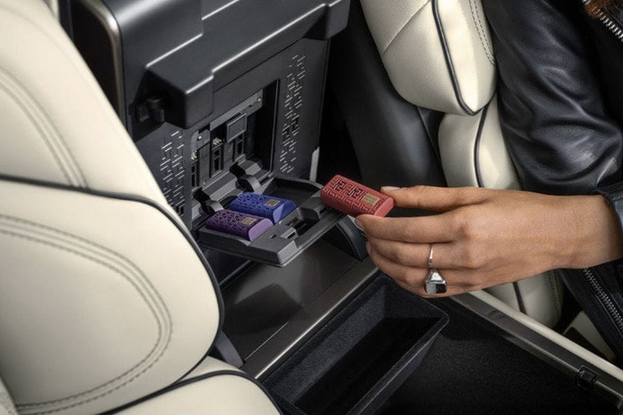 Lincoln Introduces Scent Cartridges To Enhance the Driving Experience _1