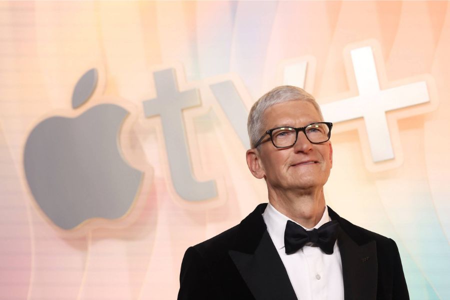 Tim Cook quits Apple